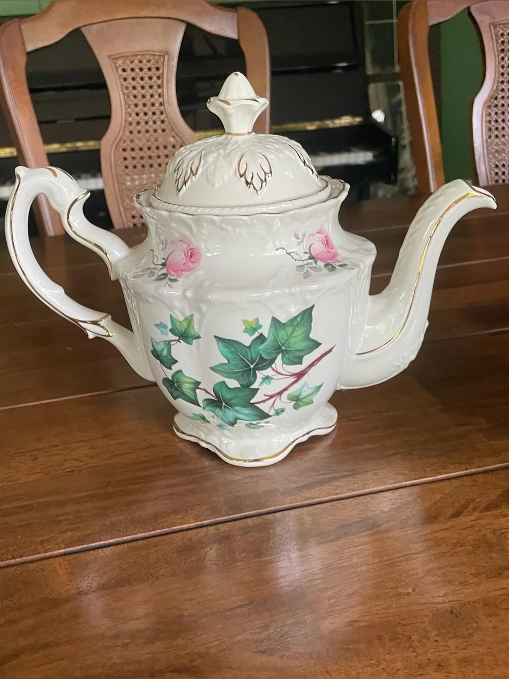 🫖 Vintage Cottagecore Tea Party Bundle – Teapot, Plates, Bowl, & Accessories Lot